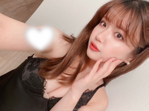 19yr 150cm/4'11 90 34B