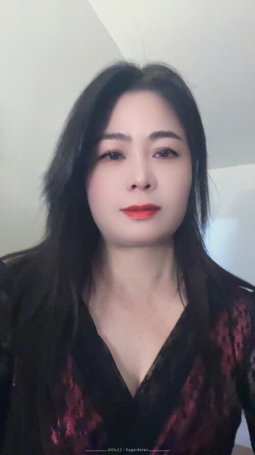 Helen H.心静：身高157  体重98斤  胸围 34A