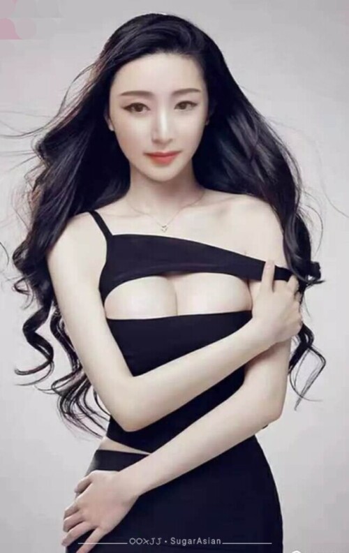Sasha 沙沙：身高160，体重97，胸围c