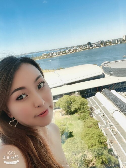 Julie 25yo @ SFV