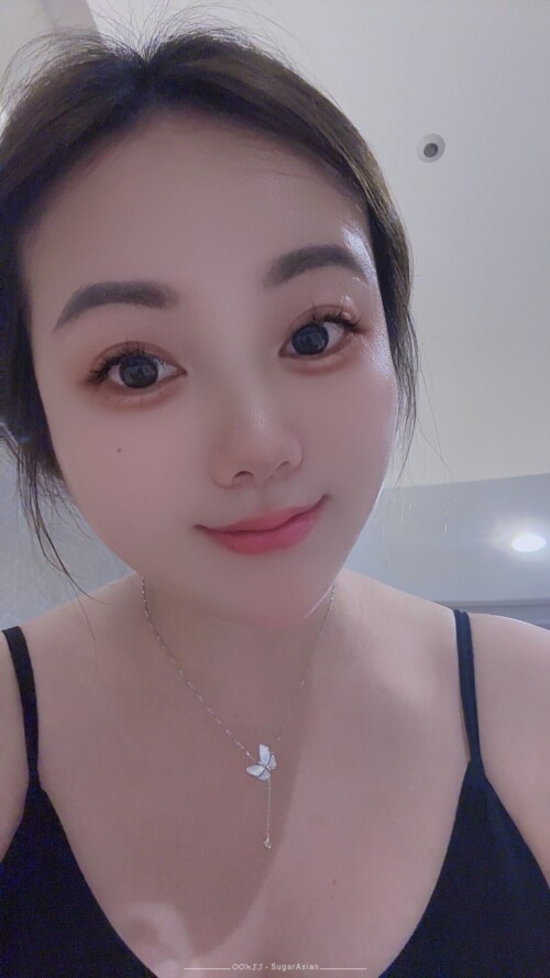 Amy 單身：身高160，体重108，胸围33c  有糖