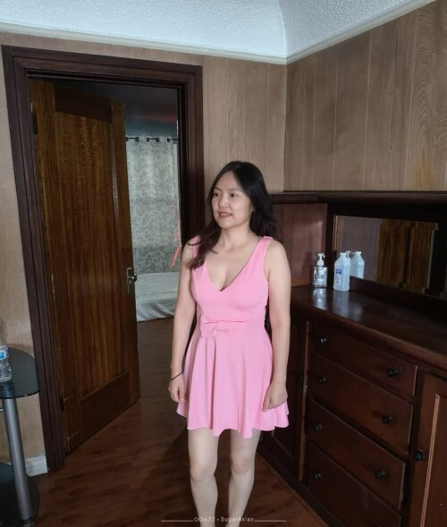 Sara:身高160，体重100，胸围32B《戴套》