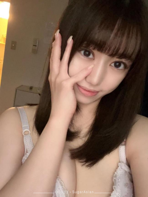 Lola Japanese 156 95 34C 22yrs