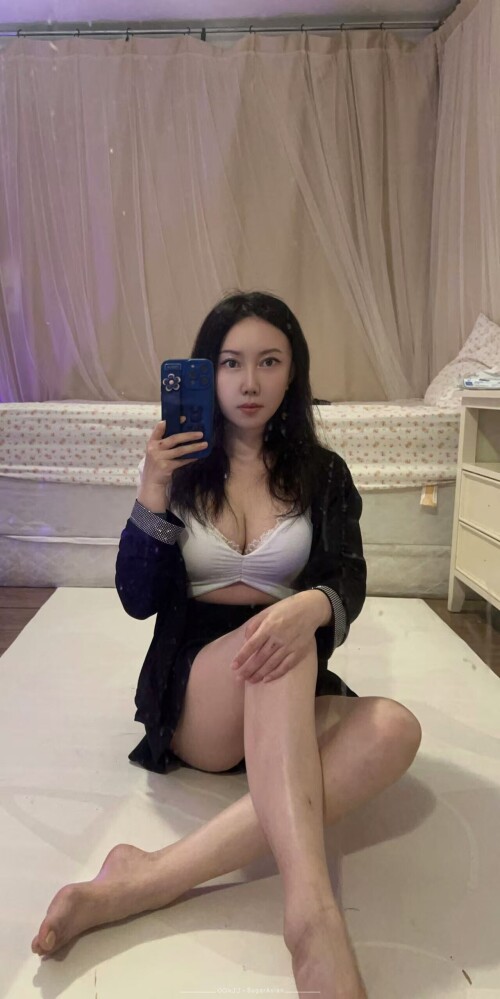 金露（Michelle） ：身高161，体重45kg，胸围34b《戴糖》