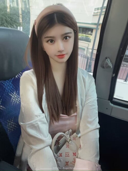 名字：小鱼儿
体重：90 斤
身高：162cm
年龄；21
价格以及服务：
胸围：（真假）C 真胸
不做什么：无糖
擅长什么：女友+莞式
老家：四川